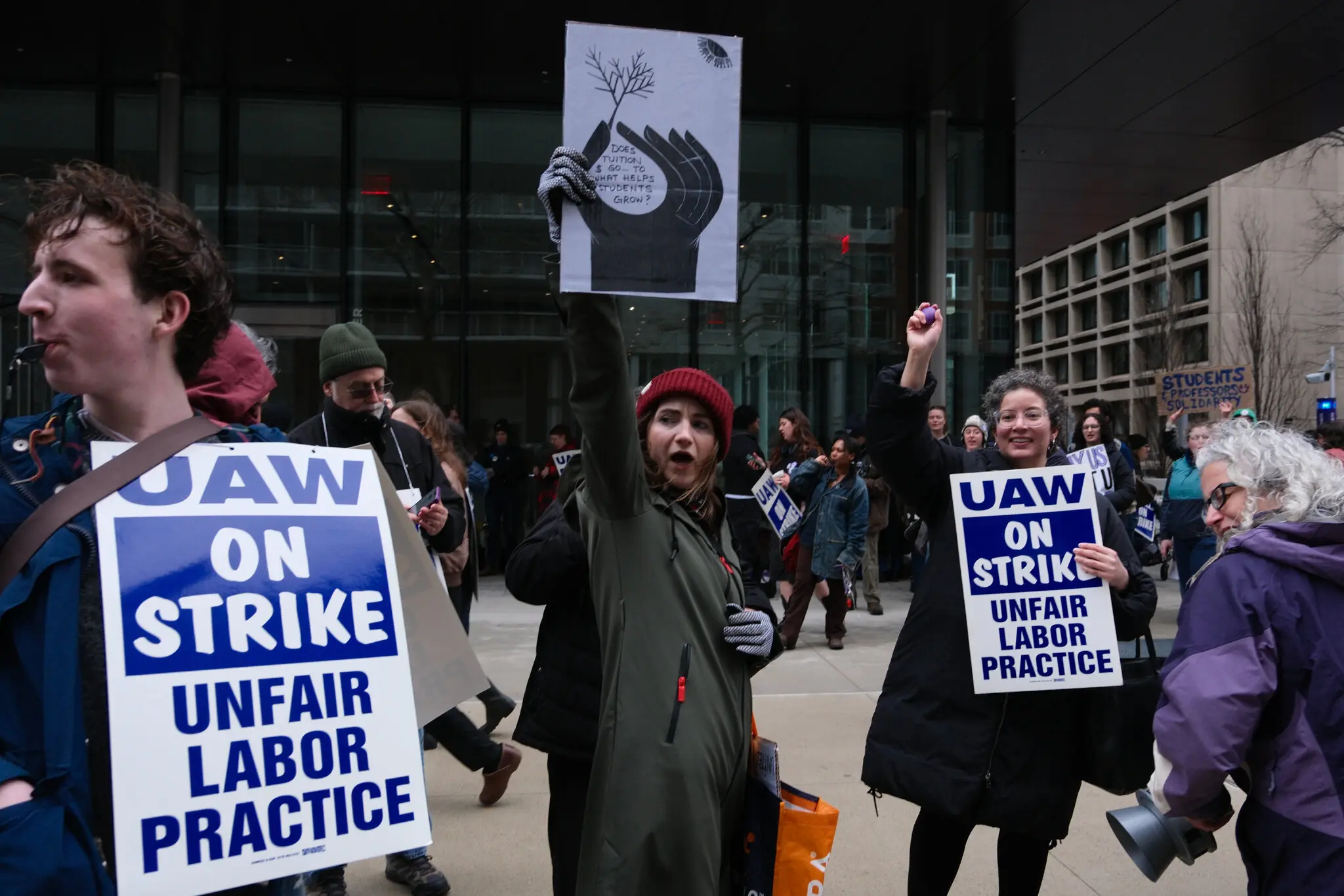 Hundreds of N.Y.U. Professors Begin Strike Over Pay and Job Protections