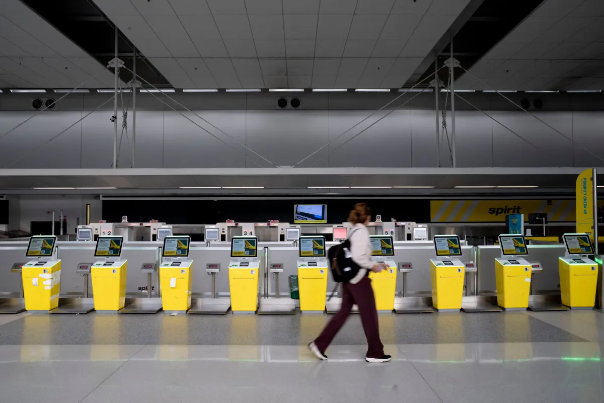 Spirit Airlines, a Pioneer of Low-Fare Flights, Shuts Down