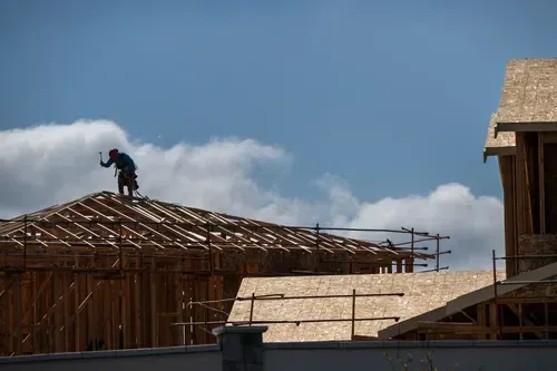 Homebuilders Bet on 1% Mortgage Rates to Wake Up US Buyers