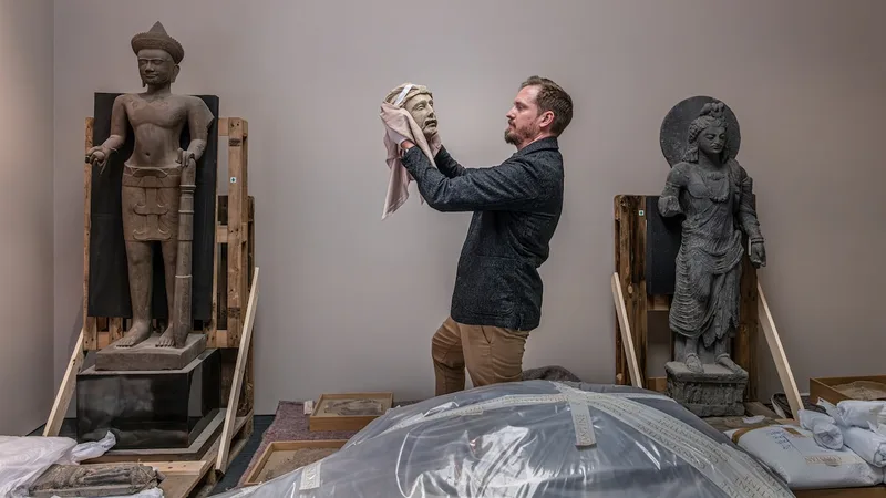 How did hundreds of antiquities end up in a warehouse?