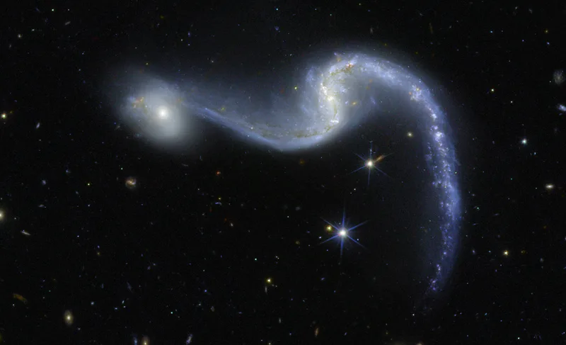 Sparkling Galaxy Merger Shines in New Euclid Space Telescope Image