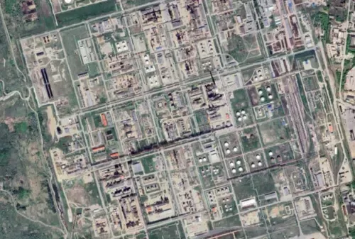 Ukraine Says It Strikes Rosneft’s Syzran Oil Refinery in Samara