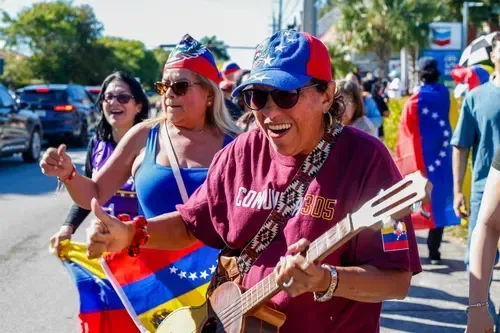 Venezuelans in US Rejoice at Maduro Exit Even as Doubts Remain
