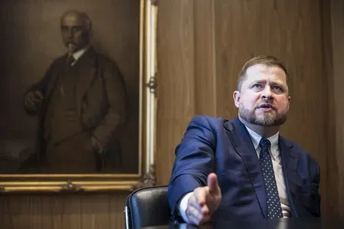Czech Central Bank Chief Says Policy Will Need to Remain Tight