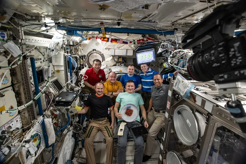 In Unprecedented Move, NASA to Rush Astronauts Home after Medical Incident on ISS