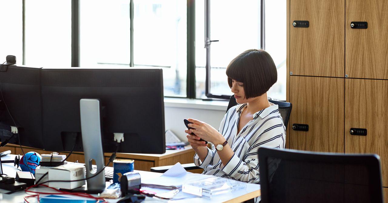 Neuroscientists Decipher Procrastination: A Brain Mechanism Explains Why People Leave Certain Tasks for Later