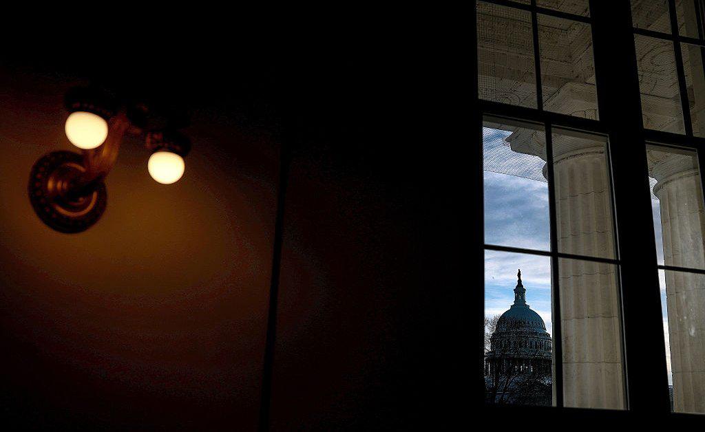 Trump, Senate Dems Agree Deal but Shutdown Looms