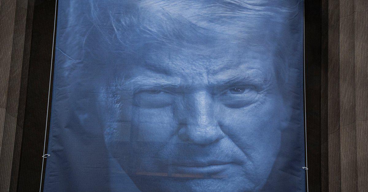 Democrats Criticize Giant Trump Banner Hung at DOJ