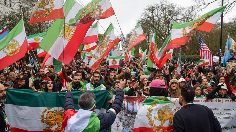 Tehran Threatens to Confiscate Property of Iranians Abroad