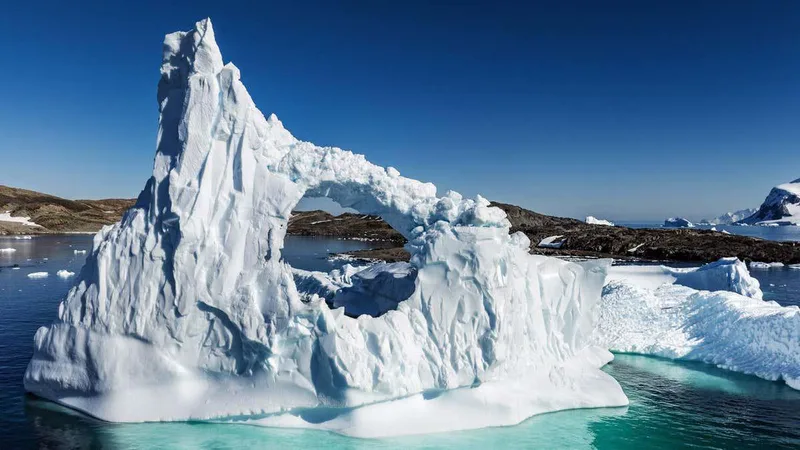 Warmer ocean is driving the Antarctic sea ice 'regime shift'