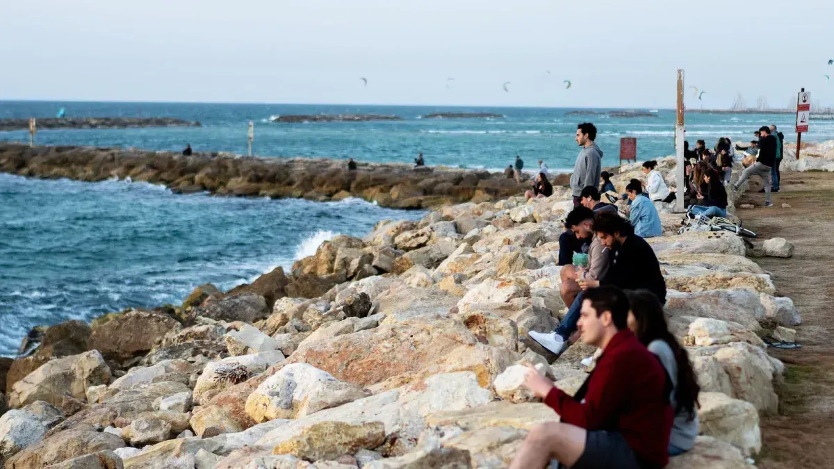 In Israel, wartime reality doesn’t match what you see on the internet