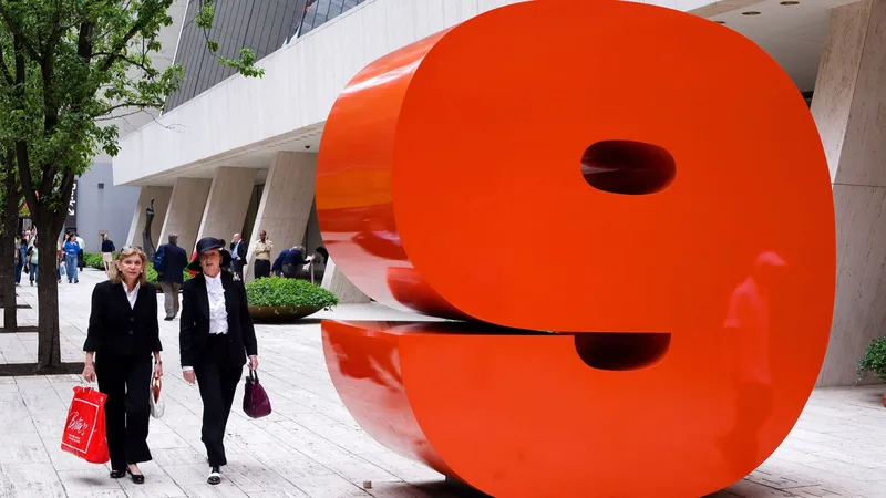Apollo looks beyond New York as it plans second headquarters