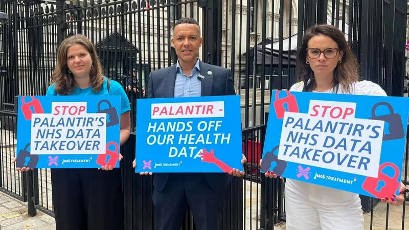 Ministers explore triggering break clause in Palantir’s NHS contract 