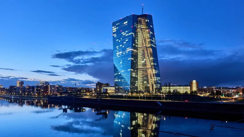 Eurozone borrowing costs soar on fears of fiscal hit from Iran shock