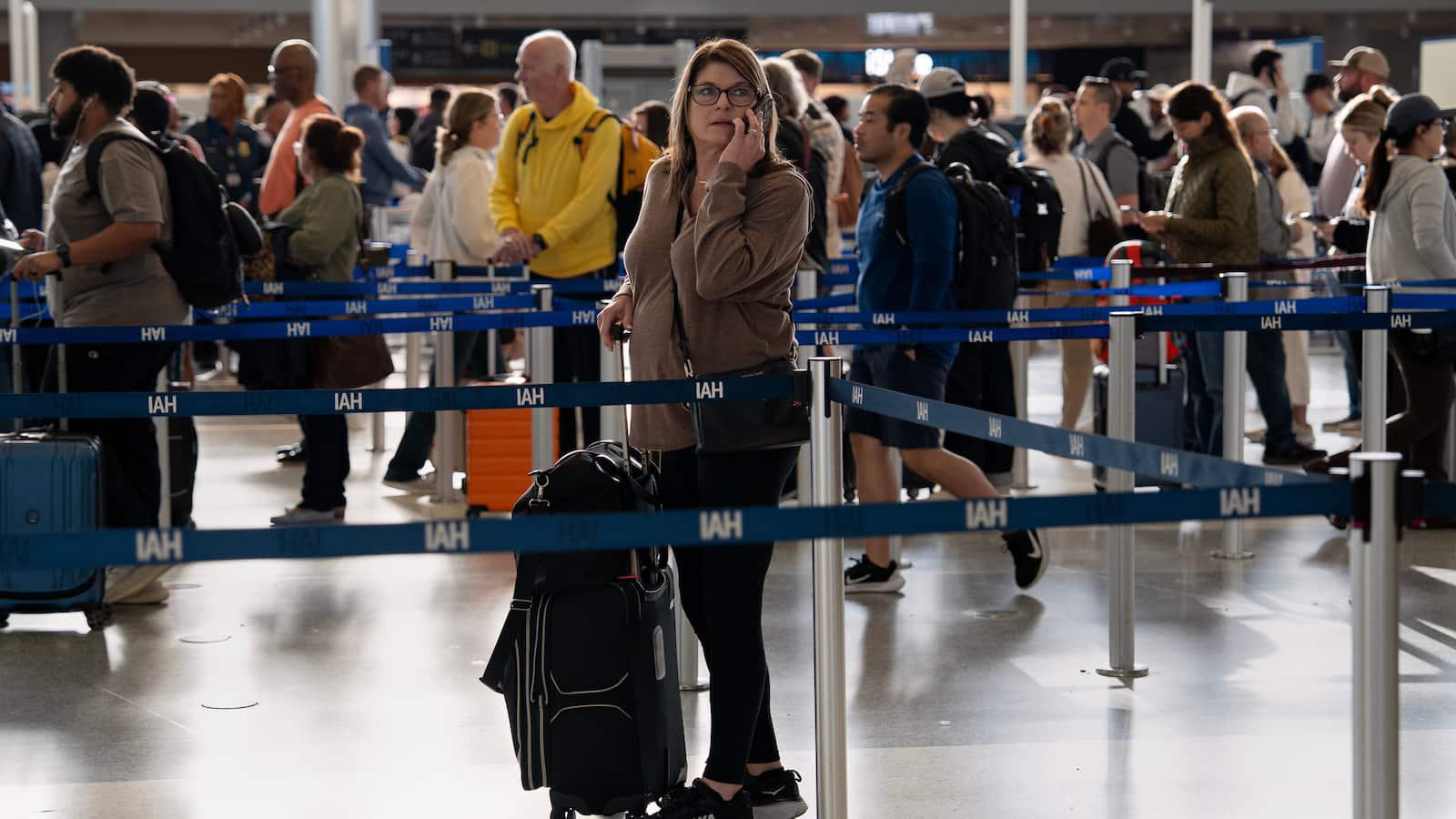 ICE agents may remain at airports even after TSA agents get paid