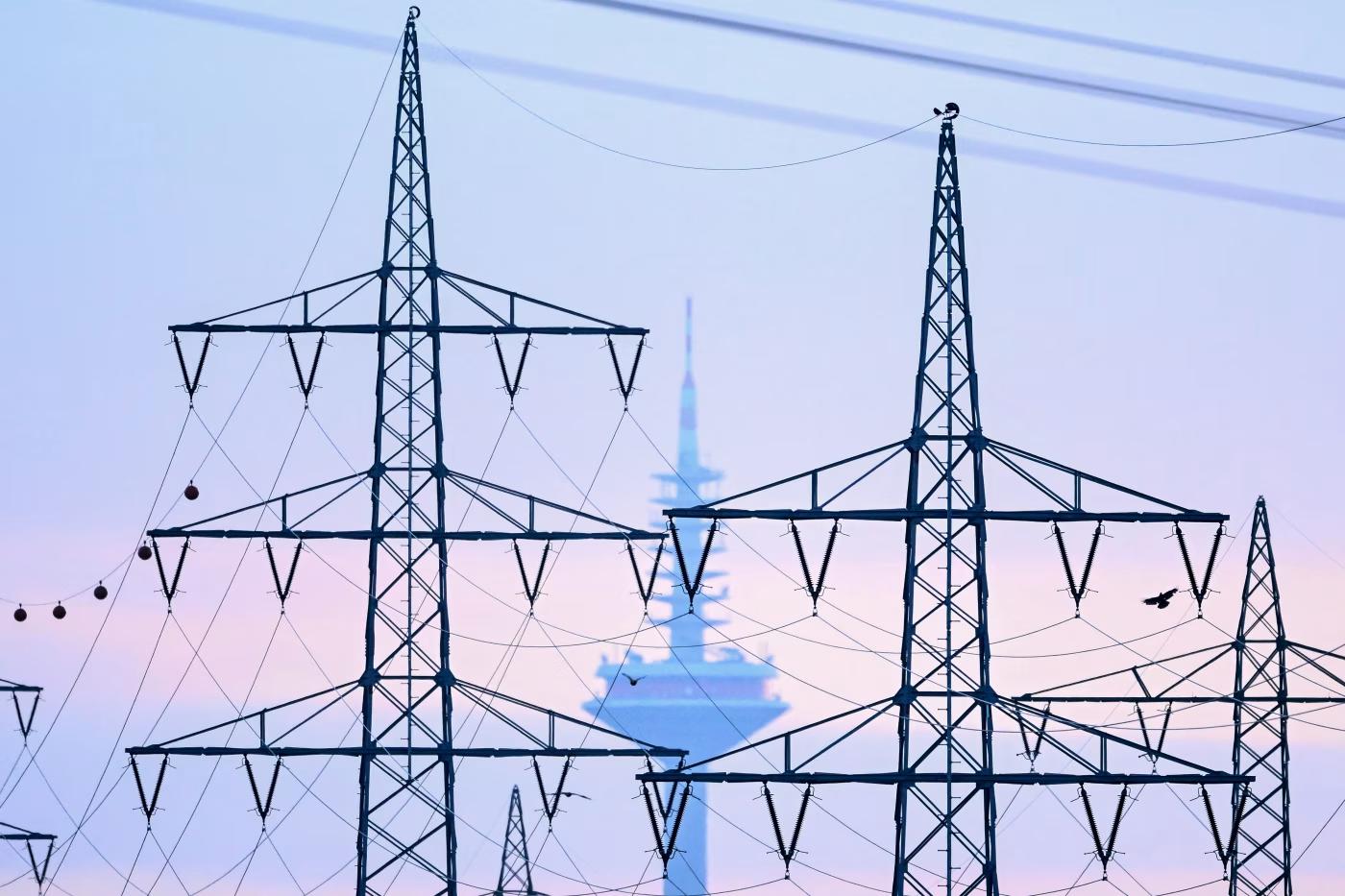 German Economic Institutes Slash Growth Forecasts on Energy-Price Shock