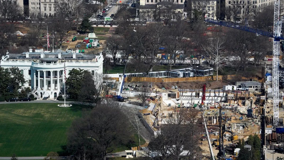 Federal panel packed with Trump allies approves White House ballroom project