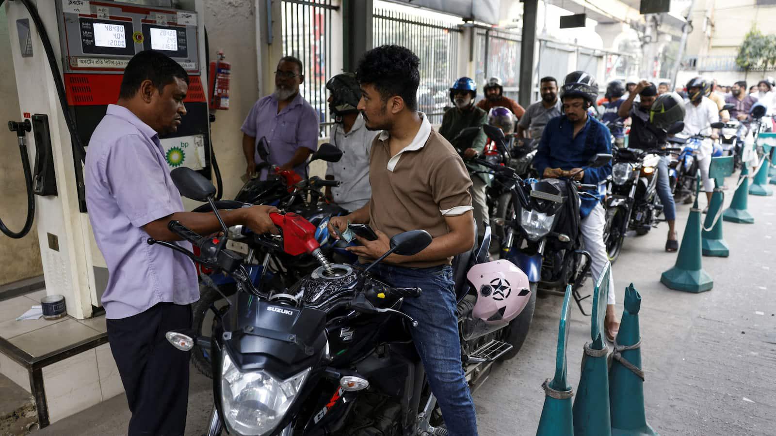 Wartime fuel shortages spawn panic, robberies and killings in Asia