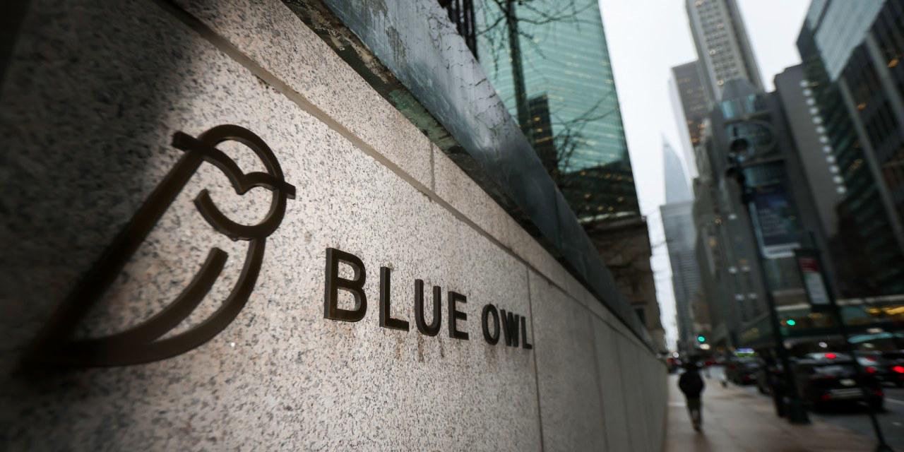 Blue Owl Investors Seek to Pull $5.4 Billion From Two Private-Credit Funds