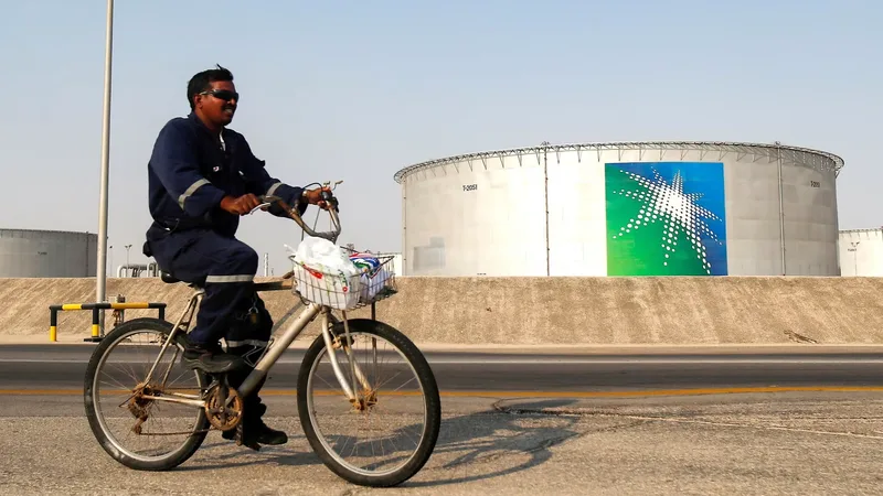 Saudi Arabia charges record premium for its oil 