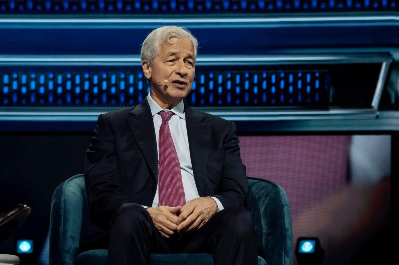 Jamie Dimon Warns of Higher Inflation, Interest Rates From Iran War