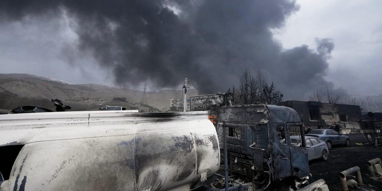 Trump Bets Economic Pain Will Finally Force Iran to Reopen Strait