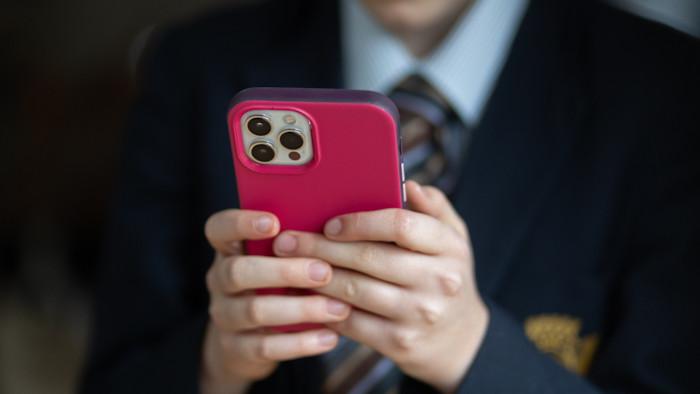Smartphones to be banned in schools in England