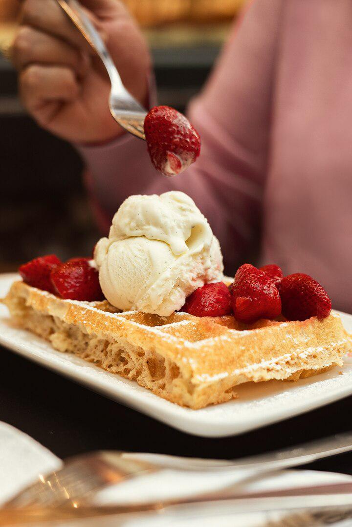 Where to find the best Belgian waffles in Brussels