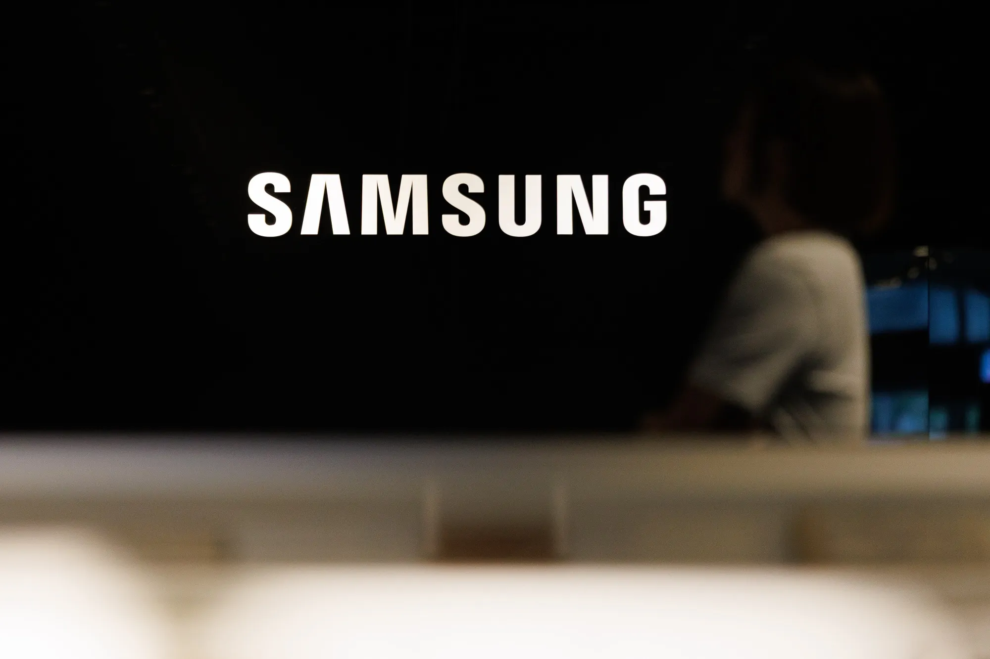 Samsung’s Chip Profit Soars 48-Fold Due to AI Spending Frenzy
