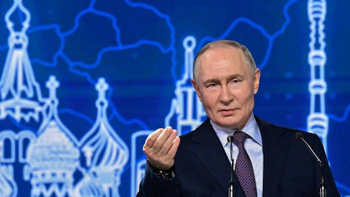 Putin asks oligarchs to donate to budget as cost of Ukraine war soars 