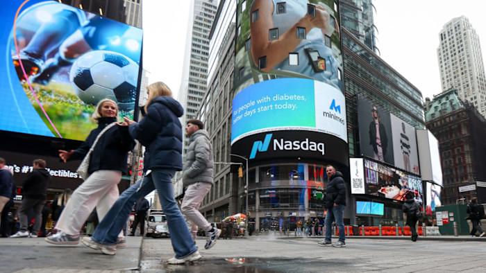 Tech rally powers US stocks to best month since 2020
