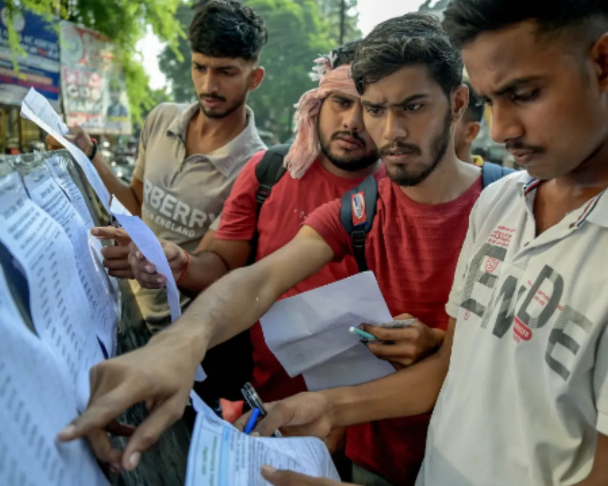 These Exams Mean Everything in India. Thieves See a Gold Mine.