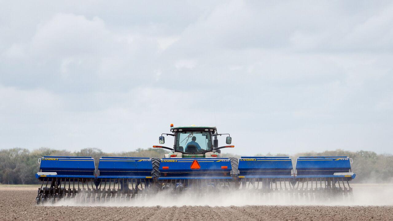 How the Iran war is hurting American farmers
