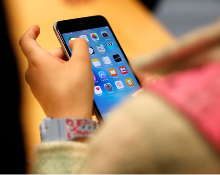 Real Risk to Youth Mental Health Is 'Addictive Use,' Not Screen Time Alone, Study Finds