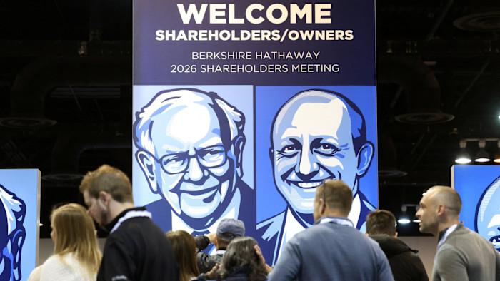Berkshire cash pile climbs to $380bn as stock sales streak hits 14th quarter 