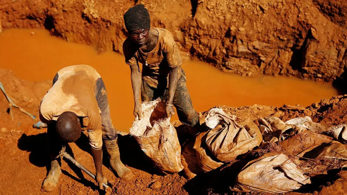 Zimbabwe’s bizarre economic boom 