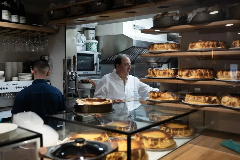 What Are Jacket Potatoes, and Why Are the English Waiting Hours for Them?