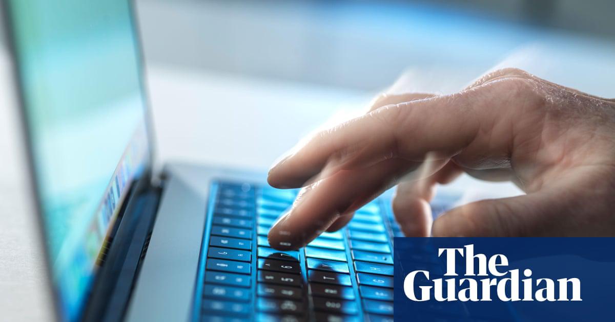 ‘Awkward and humiliating’: UK job hunters share frustration with AI interviews
