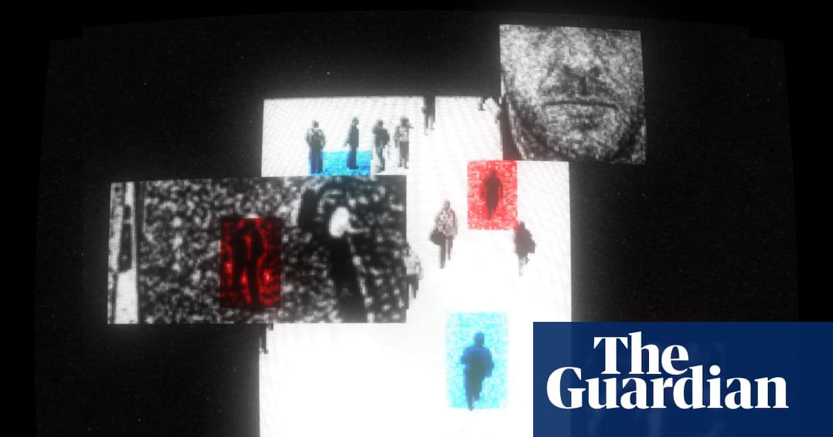How does live facial recognition work and how many UK police forces use it?