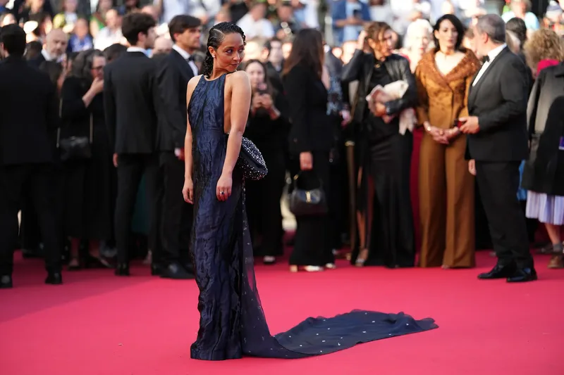 How Did the Naked Dressing Trend Start?