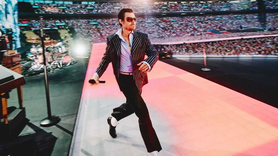 Harry Styles and other megastars now expect you to come to them