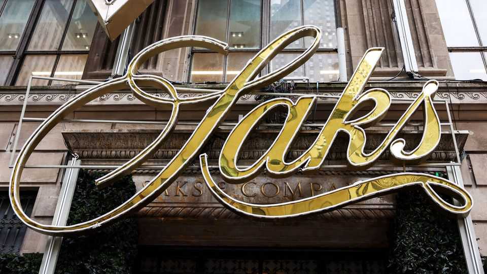 How Saks Fifth Avenue’s owner went bust