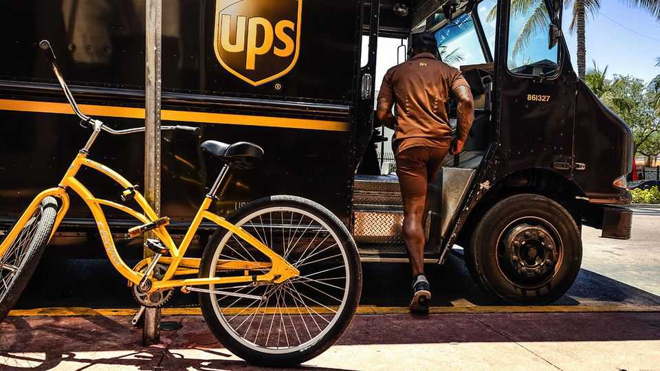 UPS is losing ground to FedEx