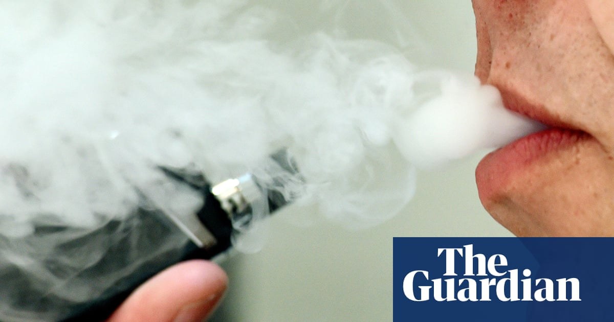 Majority of UK smokers wrongly believe vaping is as harmful as cigarettes, experts find