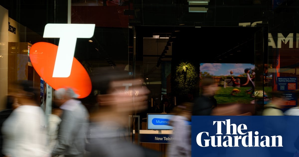 Telstra outage: triple-zero calls affected by network glitches as regional train services slowly resume