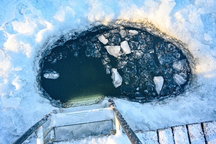 Science is pushing back on the hype over cold plunges