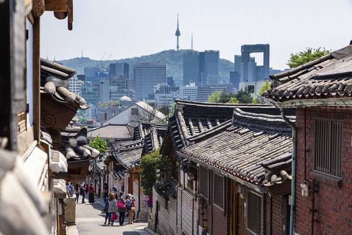 What it’s like to stay in a traditional hanok hotel in the heart of Seoul
