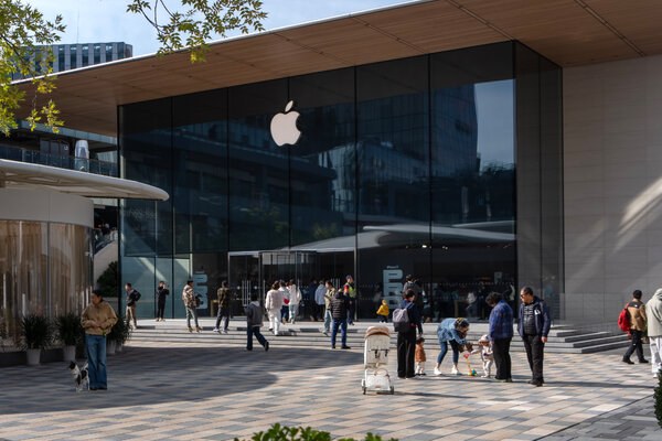 Apple Introduces Leasing Program for iPhones and Other Devices
