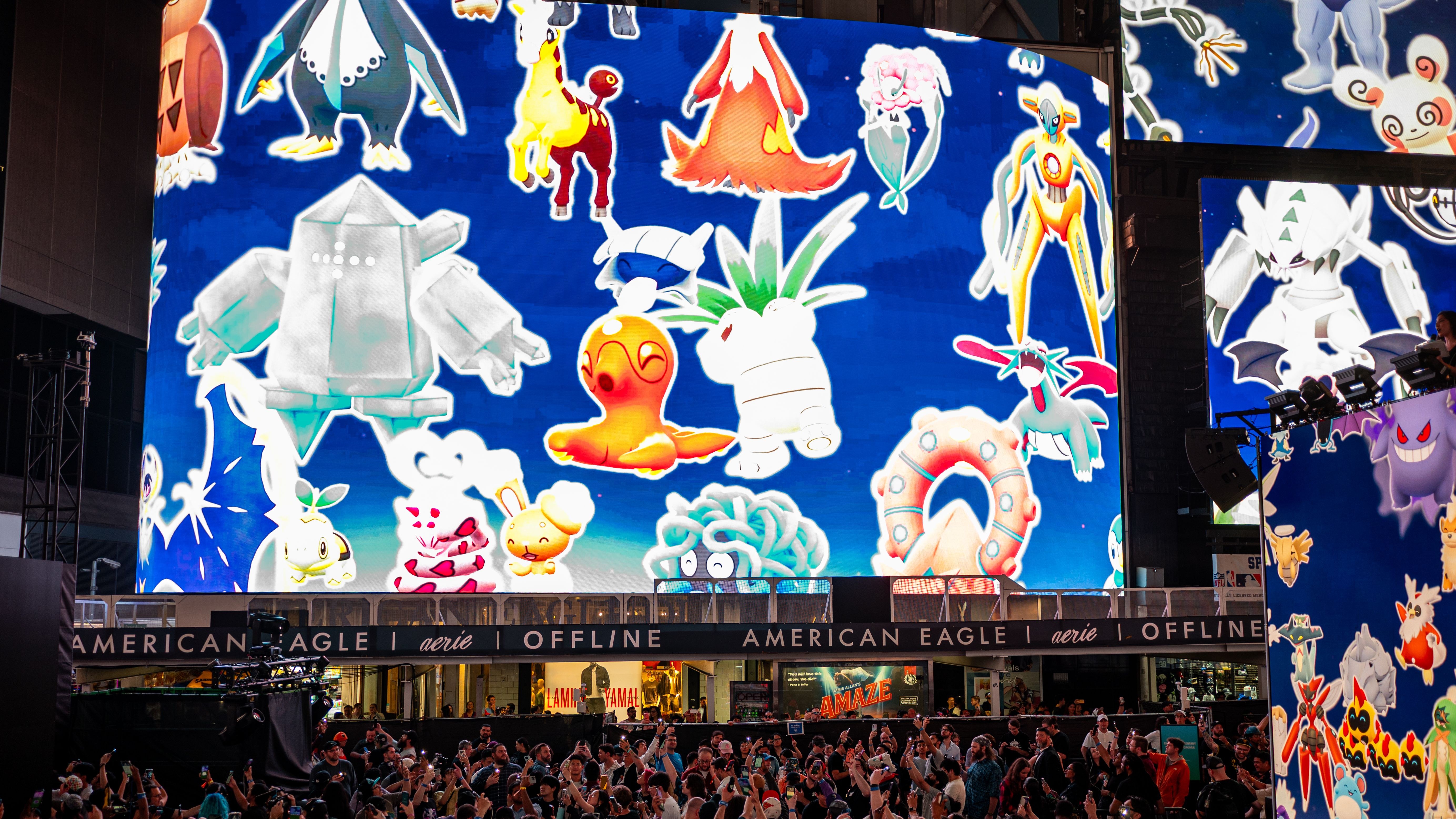 More Than a Thousand ‘Pokémon Go’ Players Descend on Times Square to Defeat Mewtwo