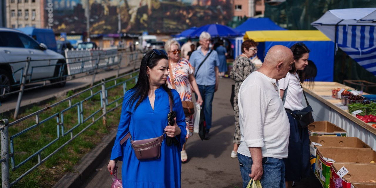 Russian Strikes Scar a Kyiv Neighborhood—and Bring It Together